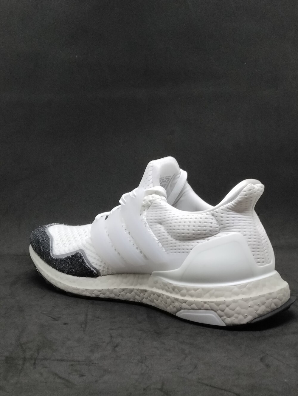 Adidas Ultraboost 1.0 'Black Toe' Unisex Running Sneaker Mens Size 9.5 US White - Picture 6 of 10